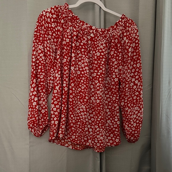 Floral Red Top - Picture 5 of 6